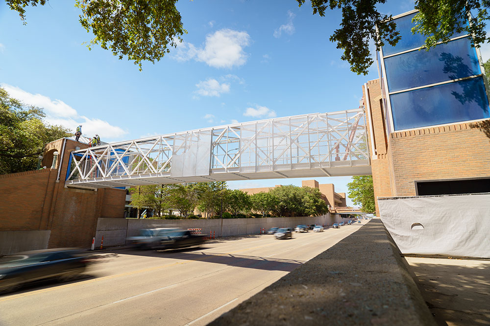 Pedestrian bridge over Cooper Street